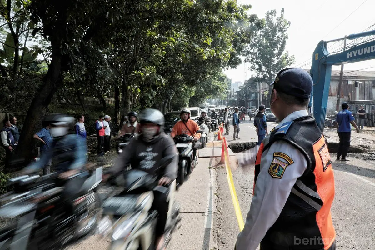 Rekayasa Lalin Diberlakukan di Jalan Raya Lenteng Agung