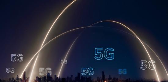 Teknologi 5G: Dampak Revolusioner pada Industri IT