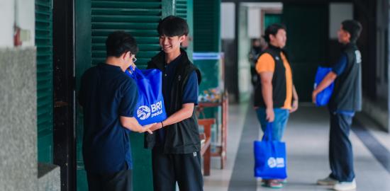 BRI Peduli Salurkan 10.050 Paket Sembako di Momen Paskah 2026