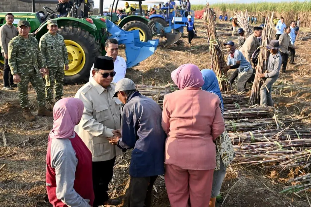 Presiden Prabowo Saksikan Panen Raya Tebu di Malang, Petani Sampaikan Apresiasi dan Harapan