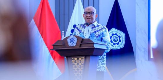 Wamenaker: Masa Depan Dunia Kerja Milik Manusia, Bukan Mesin