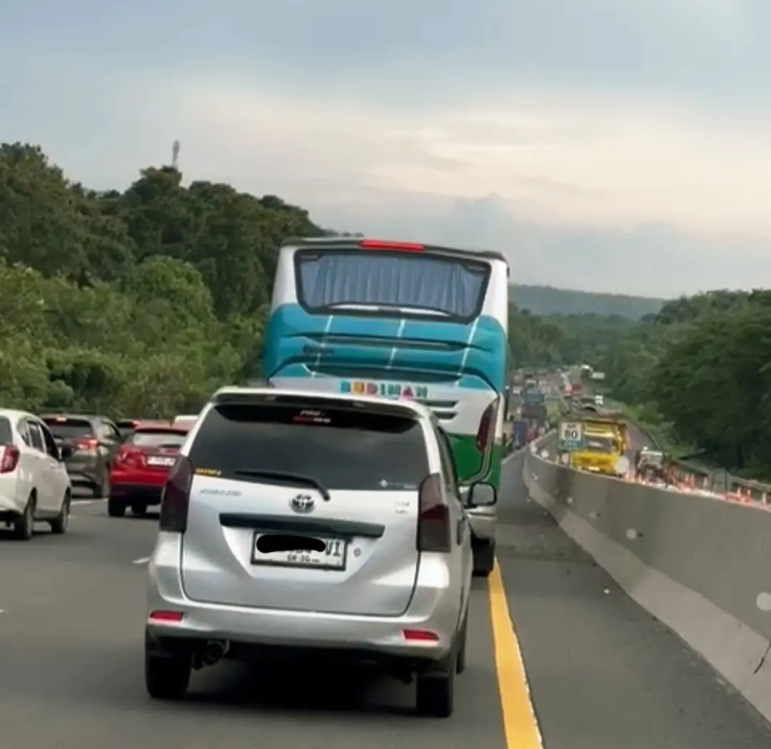 Perbaikan Jalan Tol Cipularang Picu Kemacetan di KM 79-80, Pengendara Diimbau Atur Waktu Perjalanan
