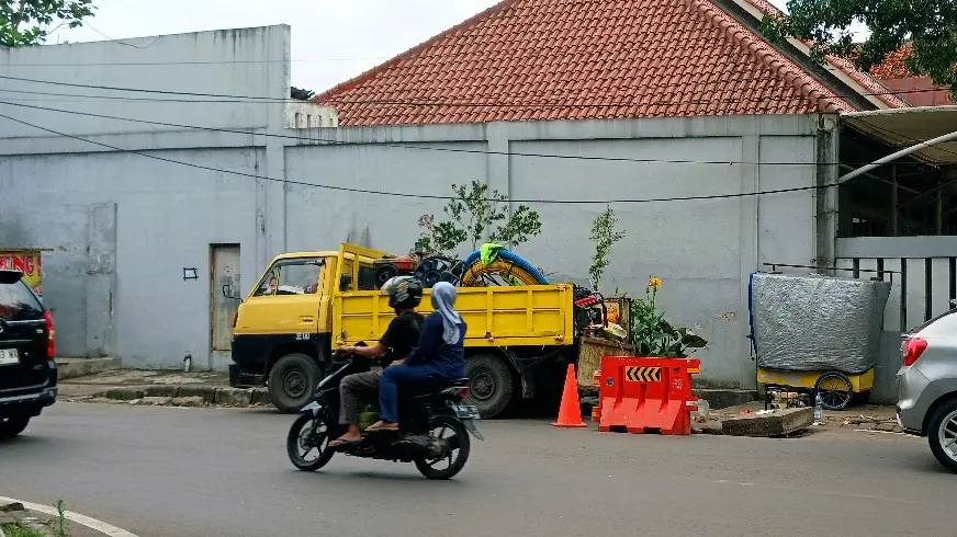 Pengawasan Lemah, Reklame dan Proyek Galian Jadi Sorotan di Kota Bandung