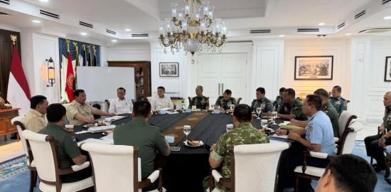 Perkuat Kedaulatan Negara, Presiden Prabowo Godok Strategi Pertahanan Baru Bersama Petinggi TNI