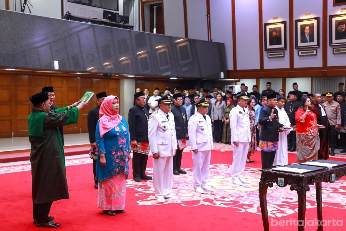 Pramono Lantik 11 Pejabat Pimpinan Tinggi Pratama di Jakarta