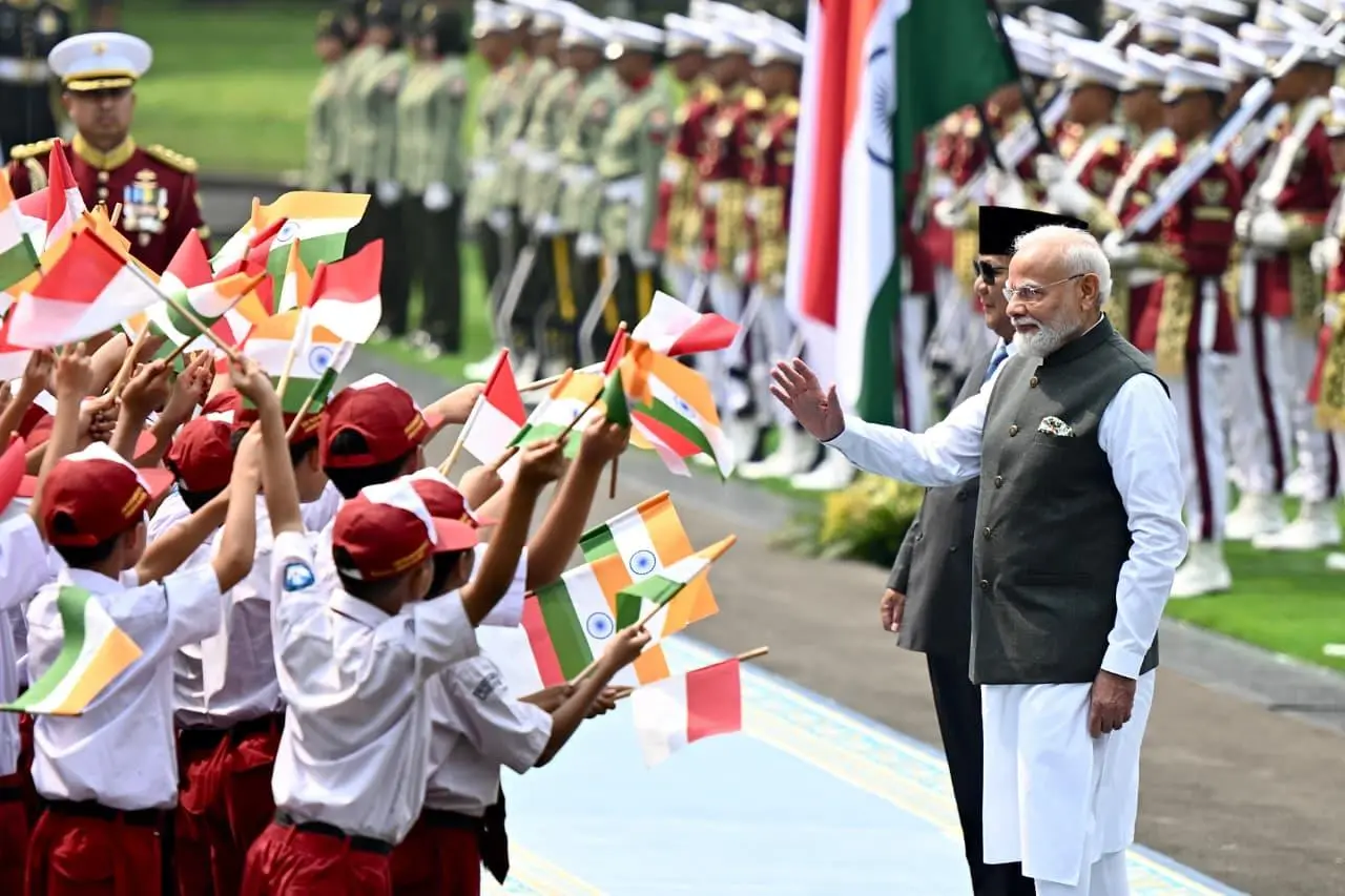 Sambutan Hangat Pelajar Hingga Suguhan Budaya Nusantara Warnai Penyambutan Kunjungan PM India