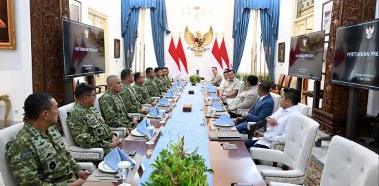 Presiden Prabowo Terima Pimpinan TNI, Perkuat Sinergi Pertahanan dan Percepat Pembangunan hingga Pelosok Negeri