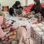 Sambut Iduladha, PLN UP2B Jawa Barat Tebar Berkah Daging untuk 106 Mustahik di Bandung