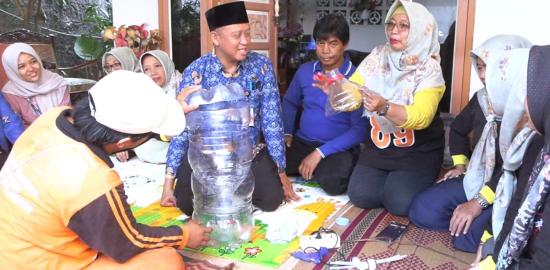 Media Pengelolaan Sampah di Grogol Selatan Diperbanyak