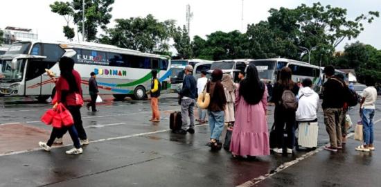 Proyek BRT Bandung Disorot, Pedagang Terminal Cicaheum Minta Kepastian Kompensasi