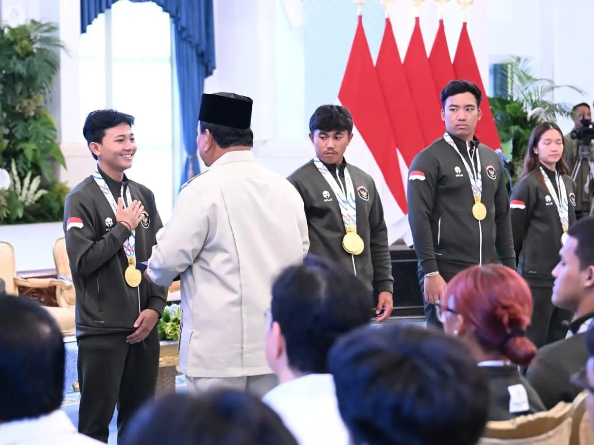Momen Haru di Istana: Dari Kado Ulang Tahun Hingga Perjuangan Atlet Hamil di Hadapan Presiden Prabowo
