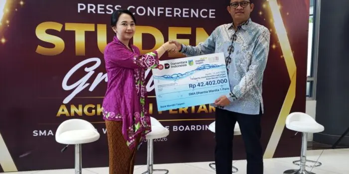 Dukung Kampanye Go Green di Lingkungan Sekolah, Bank Mandiri Taspen Serahkan Bantuan Mesin Air Siap Minum ke SMA Dharma Wanita 1 Pare
