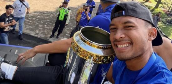 Robi Darwis Akhirnya Buka Suara, Kalimat Perpisahannya dengan Persib Bandung Menyayat Hati