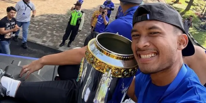 Robi Darwis Akhirnya Buka Suara, Kalimat Perpisahannya dengan Persib Bandung Menyayat Hati