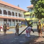 Teatrikal Perjalanan Yesus: Pengalaman Haru dan Refleksi Iman di Gereja Santo Robertus Bellarminus