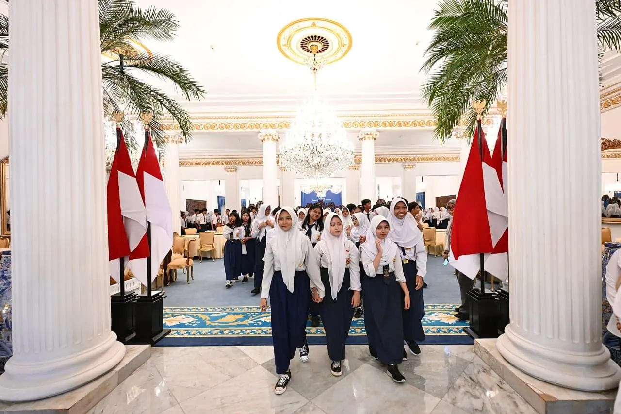 Menyusuri Istana, Menyulam Mimpi: Pengalaman Tak Terlupakan Pelajar SMP 39 Jakarta