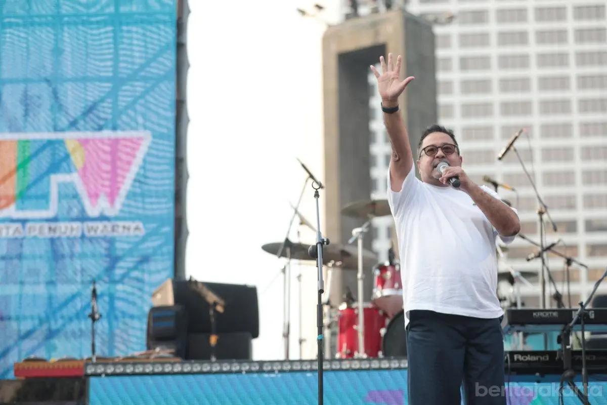 Rano Kampanyekan Pilah Sampah Saat Karnaval Jakarta Penuh Warna