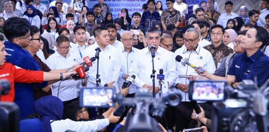 Menaker dan Seskab Luncurkan MagangHub Angkatan II, Kuota Peserta Naik Jadi 150 Ribu