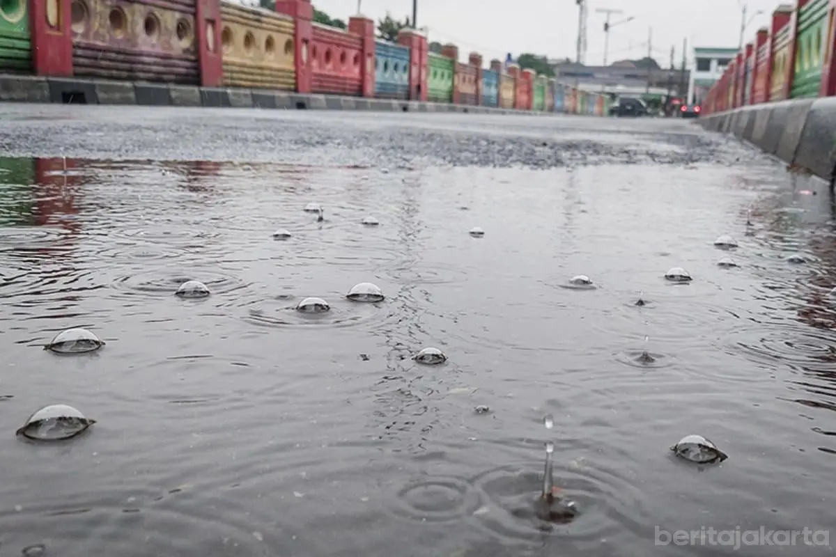 Hujan Ringan Diperkirakan Basahi Jakarta Sore Ini