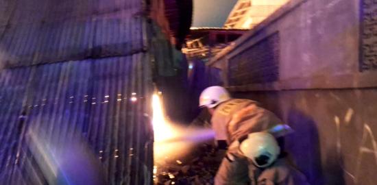 Kebakaran Gudang di Pulo Gebang, 80 Personel Gulkarmat Dikerahkan