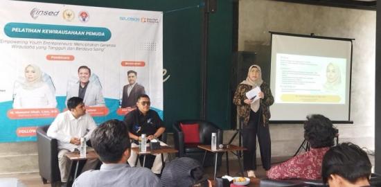 Himmatul Aliyah Ajak Pemuda Jadi Penggerak Ekonomi dalam Pelatihan Kewirausahaan INSED