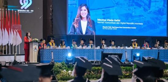 Menkomdigi Ajak Wisudawan Undiknas Gunakan Teknologi Secara Etis dan Berempati
