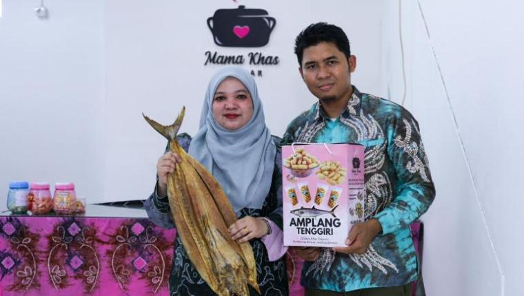 Menteri Maman Re-Opening Toko Mama Khas Banjar dan Ajak UMKM Patuhi Aturan