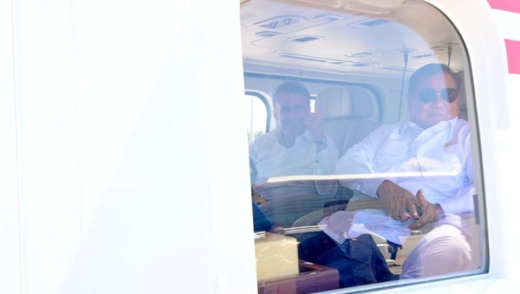 Momen Keakraban Presiden Prabowo dan Presiden Macron Menuju Akmil Magelang