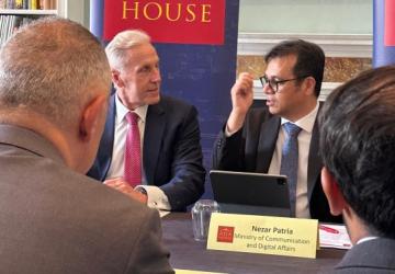 Perkuat Fondasi Digital Nasional, Wamen Komdigi Ajak Asia House Kolaborasi Wujudkan Visi 2045