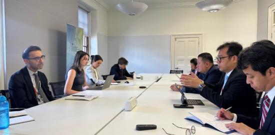 Kemkomdigi Perkuat Kolaborasi AI dengan Inggris, Wamen Nezar Patria Bertemu Pejabat DSIT