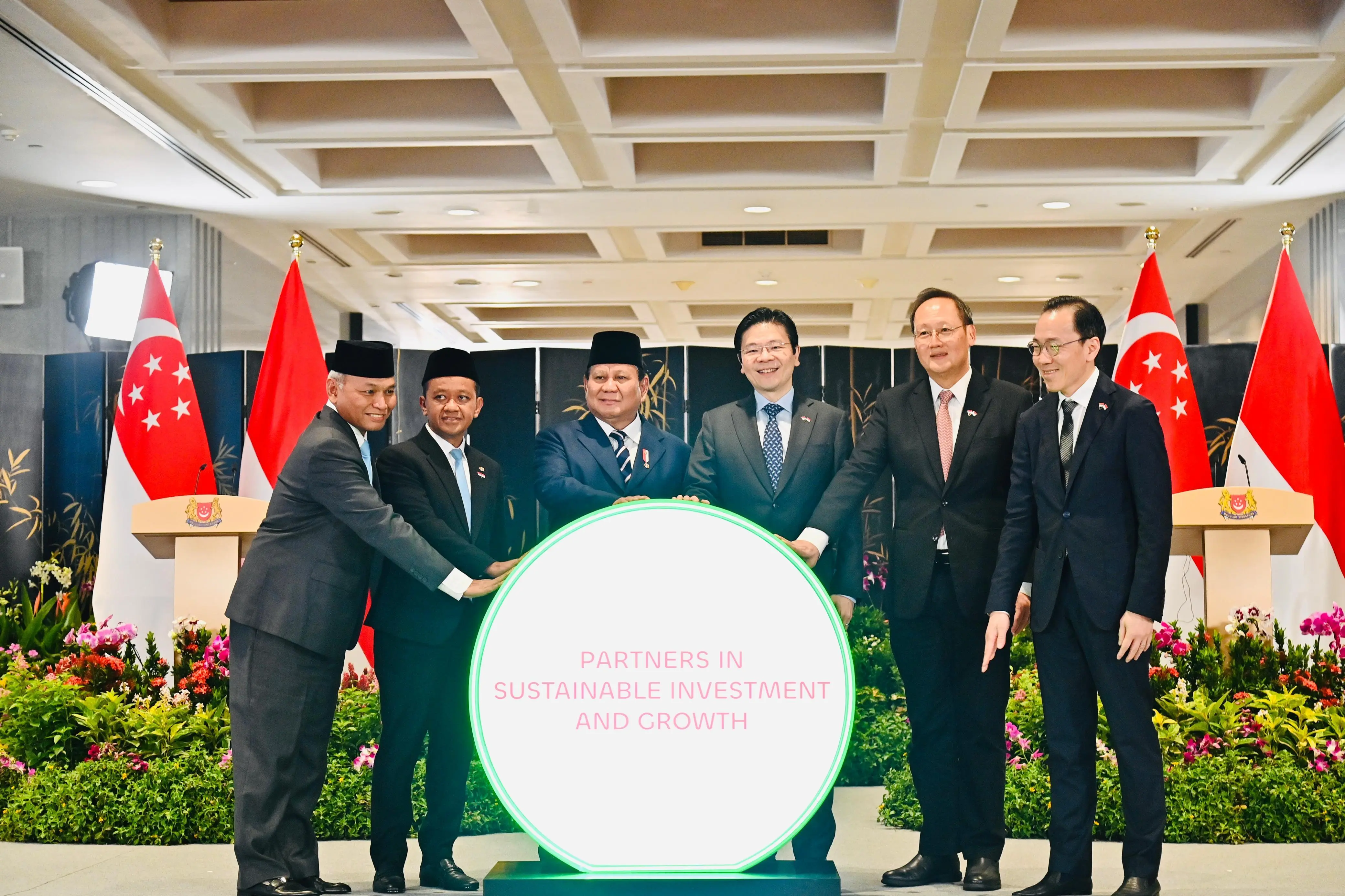 Presiden Prabowo dan PM Wong Hadiri Milestone Ceremony Proyek Energi Terbarukan