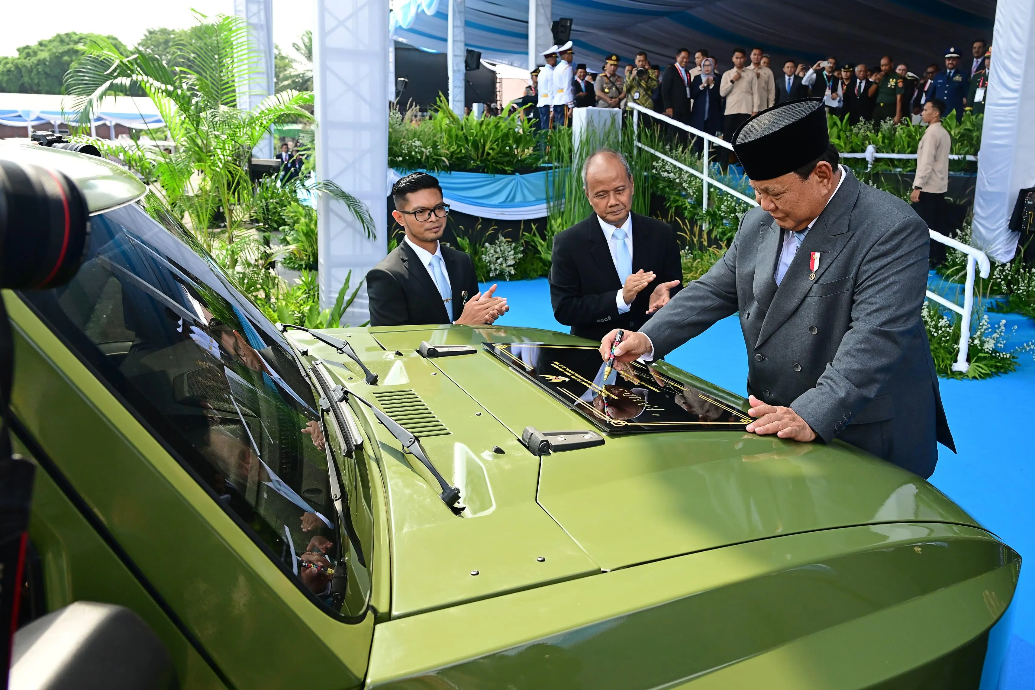 Presiden Prabowo Resmikan Peluncuran Kendaraan Listrik Taktis