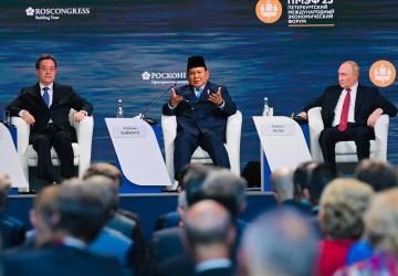 Presiden Prabowo Subianto di Sesi Pleno SPIEF 2025, Suarakan Kolaborasi Strategis di Tengah Geopolitik Global