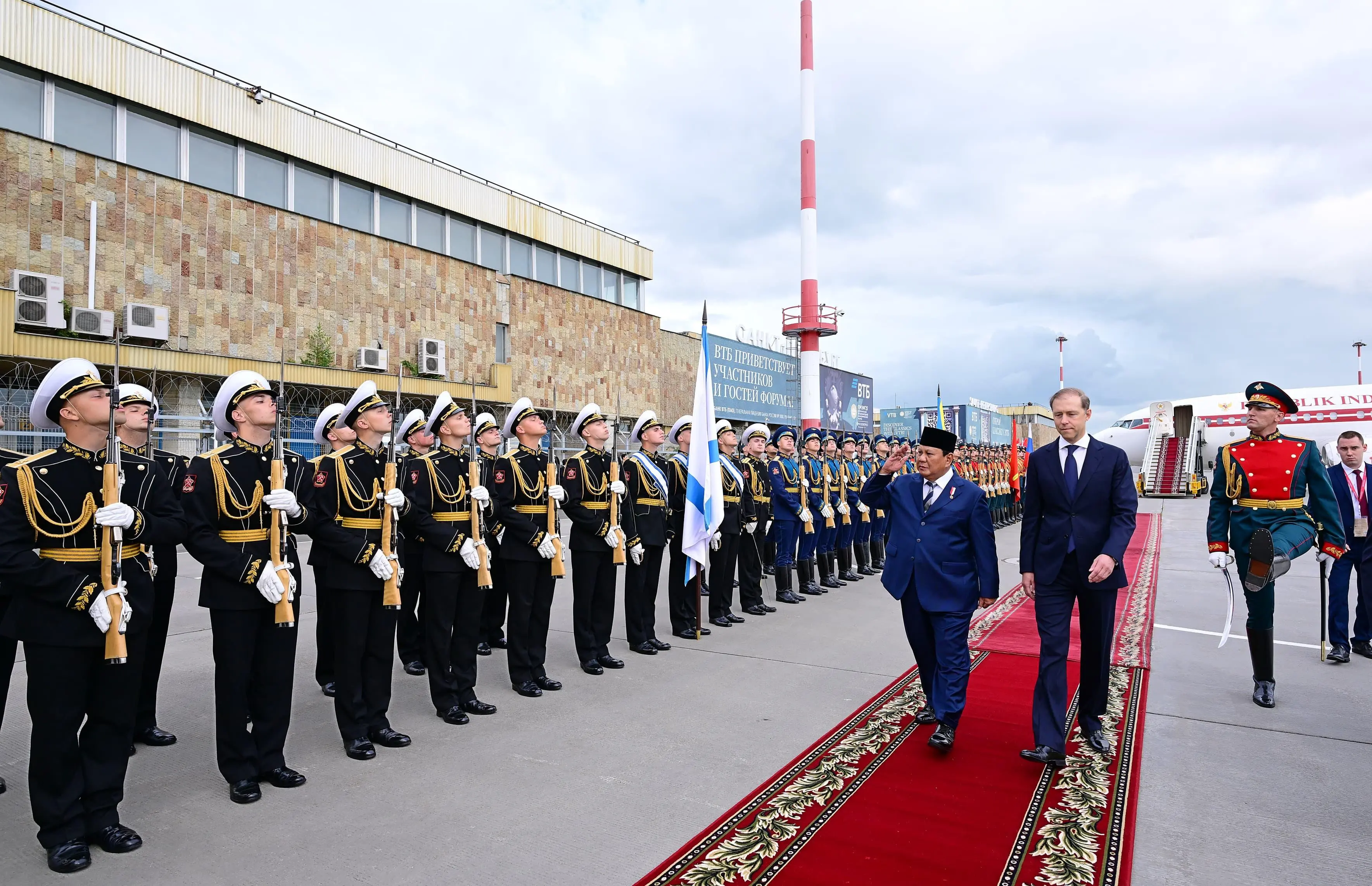 Tiba di St. Petersburg, Presiden Prabowo akan Bertemu Presiden Putin dan Hadiri SPIEF 2025