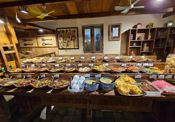 Warung Klangenan: Angkringan Modern yang Nyaman dan Terjangkau di Yogyakarta